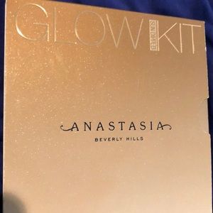 ANASTASIA BEVERLY HILLS Sun dipped Glow Kit
